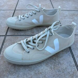 Veja Nova Men's Canvas Low-top Sneakers